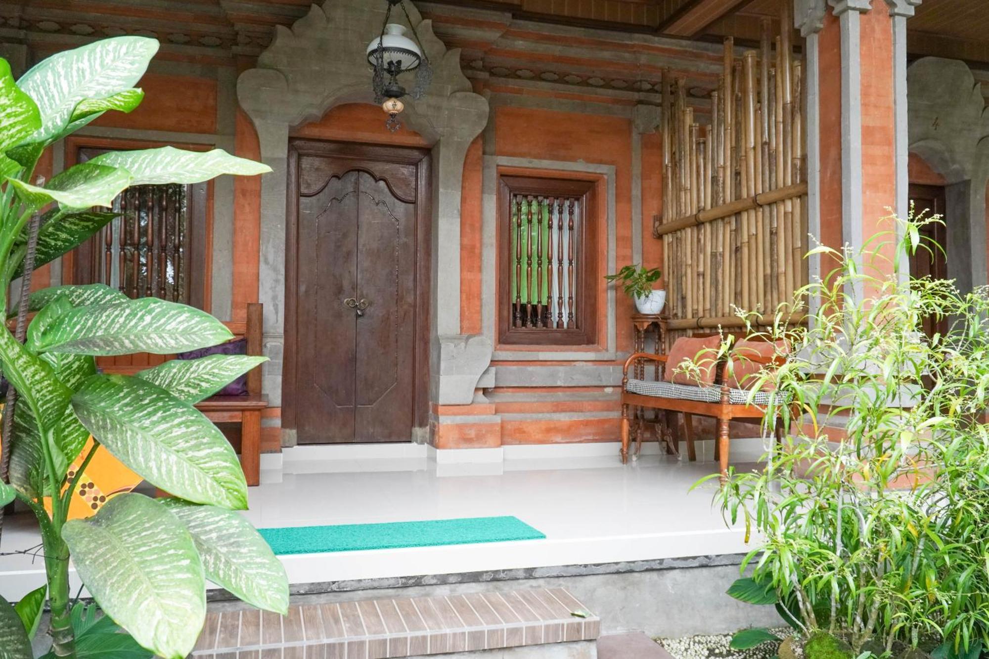 Nirwa 1 Ubud Guesthouse Exterior photo